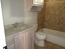 j. Guest bathroom (102) (683x512, 97.1 kilobytes)