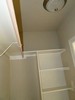 u. Bedroom two and closet (204) (384x512, 40.2 kilobytes)