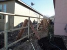 b. The fence is finally going in (109) (683x512, 131.9 kilobytes)