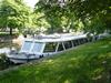 It even has it's own boat (600x450, 97.5 kilobytes)
